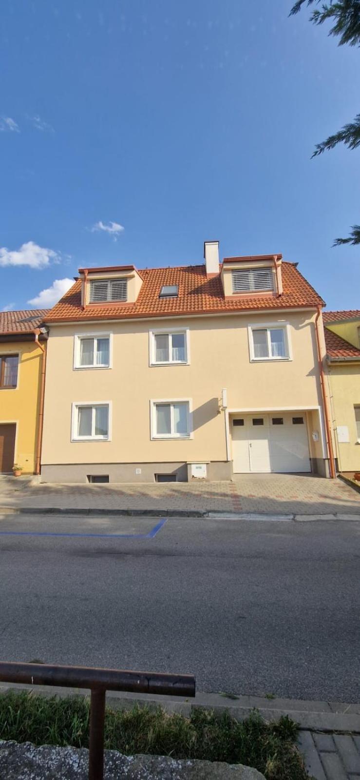 Hotel Pod Vinicí Mikulov Exterior foto